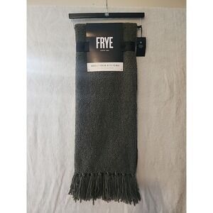 Brand‎ New! Oversized Frye Boucle Throw With Fringe Green 50"x70 B5